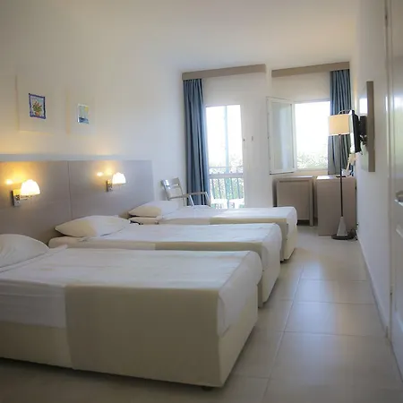 Seaside Club מלון 3*